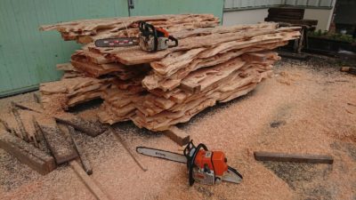 銘木ブラックウォルナット3段棚　丸太耳付き風 銘木ブラックウォルナット3段棚 丸太耳付き風